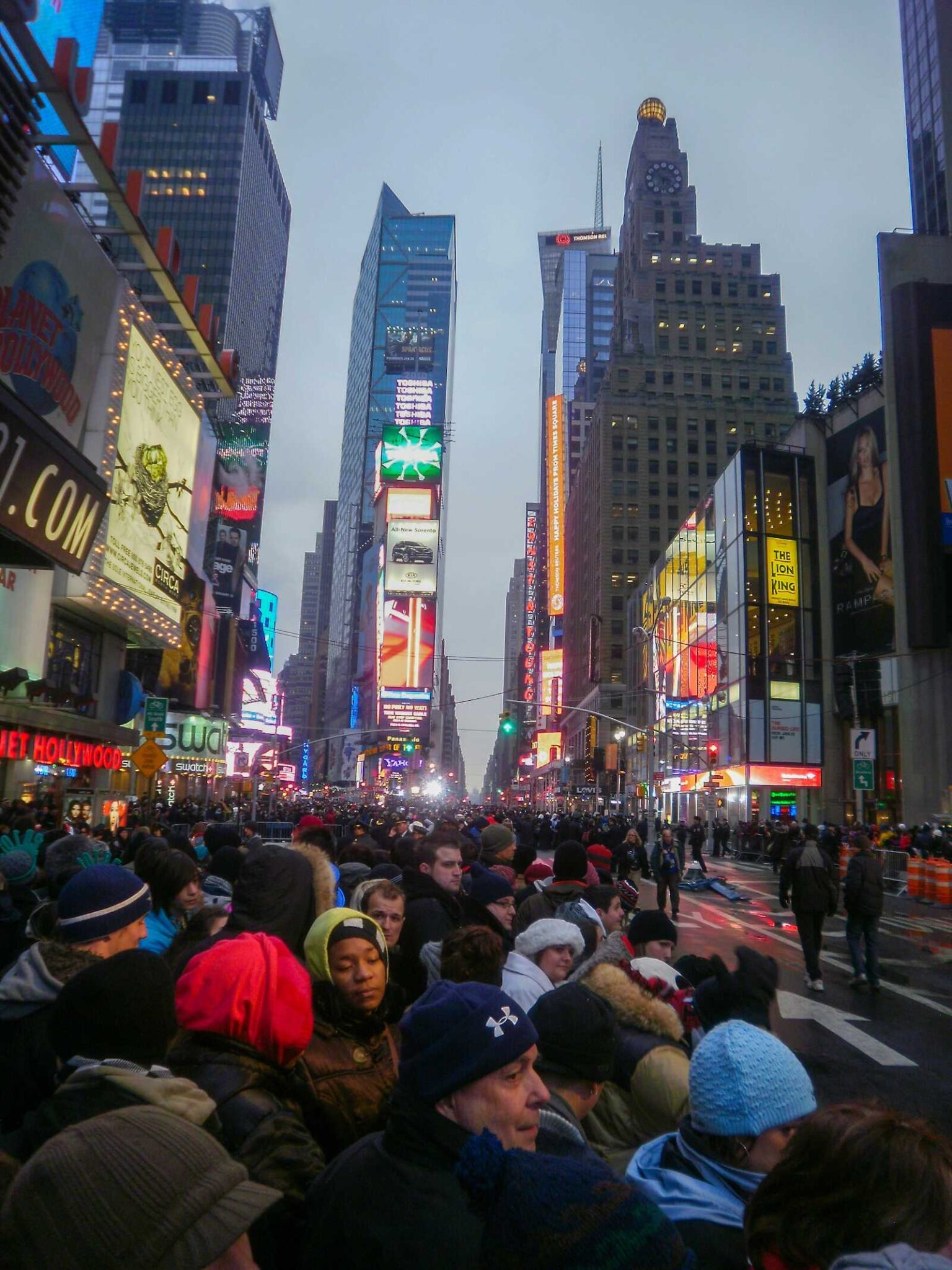 How to Watch the Ball Drop in Person from Times Square on New Year’s ...